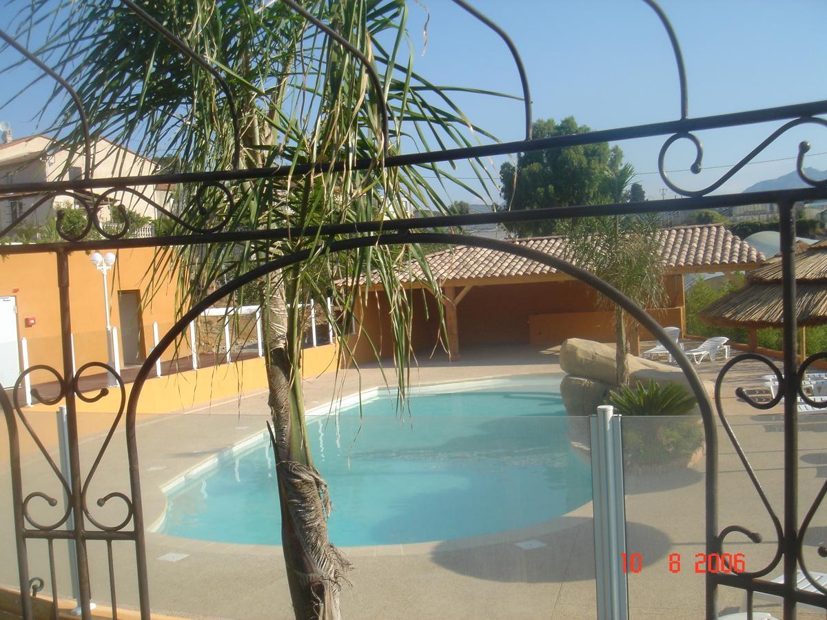 Hotel Lou Castelet Carros Buitenkant foto