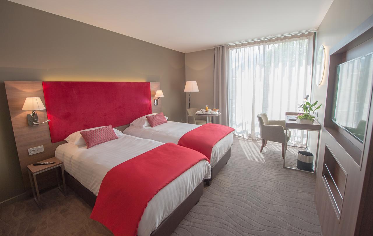 Hotel Lou Castelet Carros Buitenkant foto
