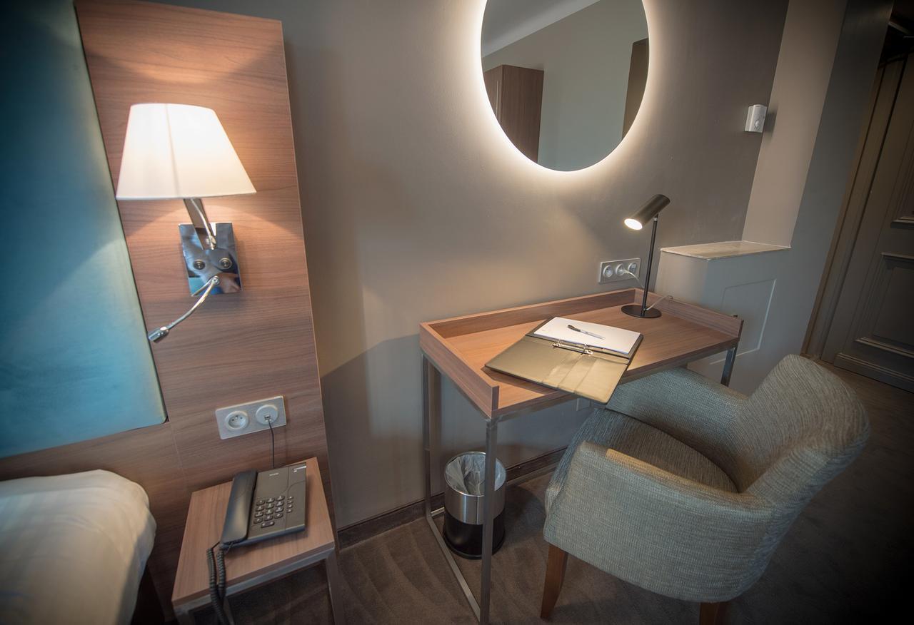 Hotel Lou Castelet Carros Buitenkant foto