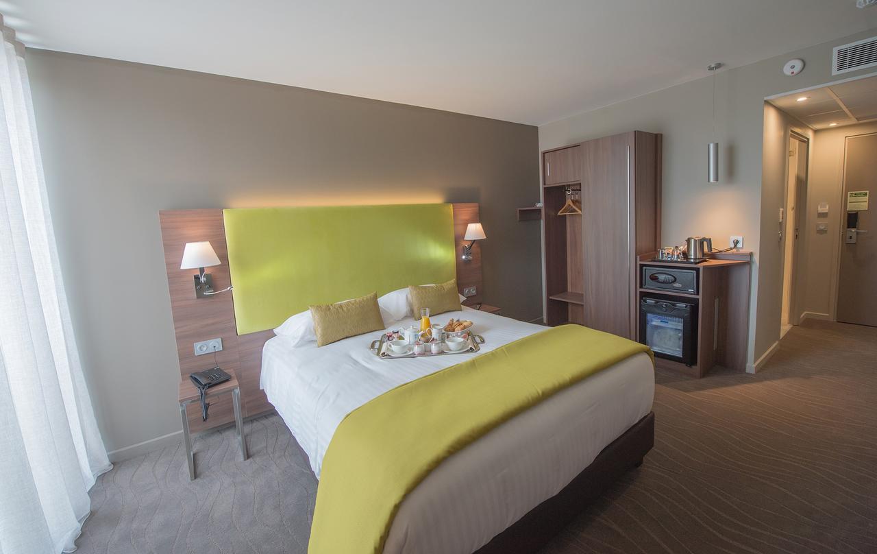 Hotel Lou Castelet Carros Buitenkant foto