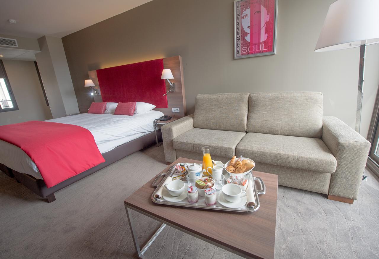 Hotel Lou Castelet Carros Buitenkant foto