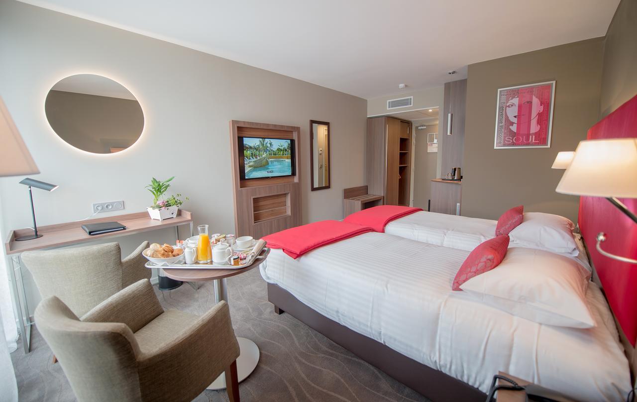 Hotel Lou Castelet Carros Buitenkant foto