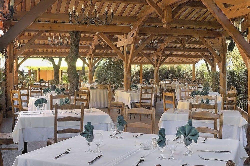 Hotel Lou Castelet Carros Buitenkant foto